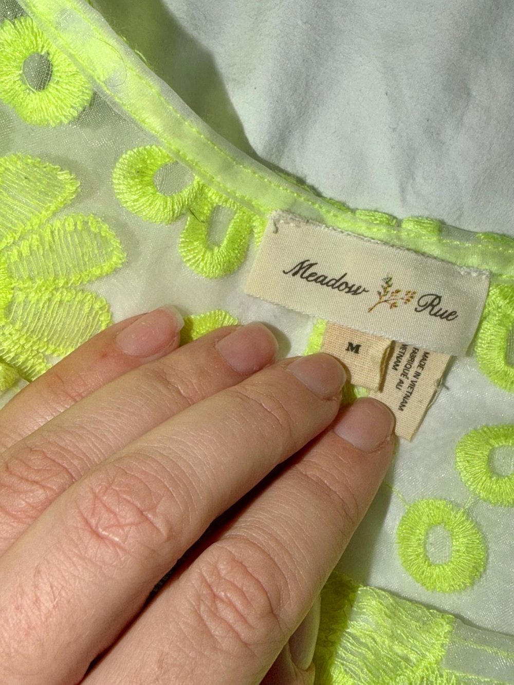 Meadow Rue Lime Floral Lace Short Sleeve Top - Picture 3 of 4
